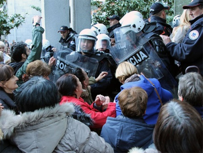 Crna Gora - protesti (foto: Filip Roganović) - 