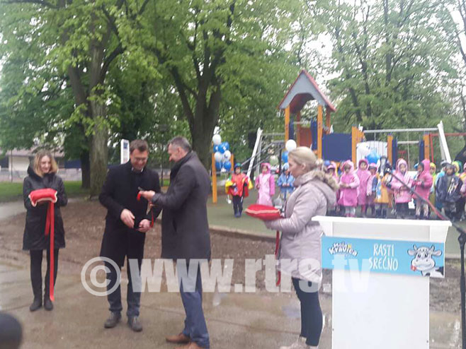 Otvaranje dječijeg igrališta u Parku Mladen Stojanović - Foto: RTRS