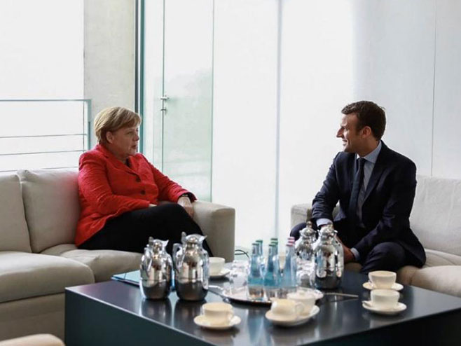 Merkel i  Makron (foto:Twitter @EmmanuelMacron) - 