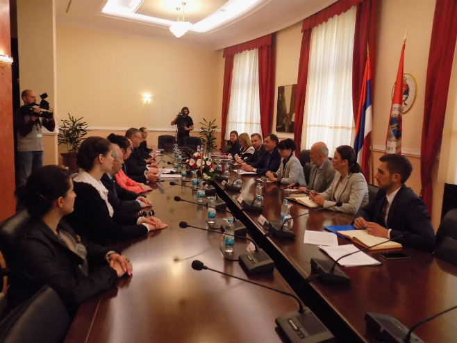 Dodik sa delegacijom Sankt Peterburga - Foto: SRNA