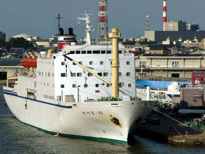 Putnički brod iz Sjeverne Koreje stigao u Vladivostok - Foto: AP