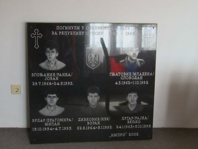 Spomen-ploča poginulim srpkim borcima radnicima "Impra" - Foto: Screenshot