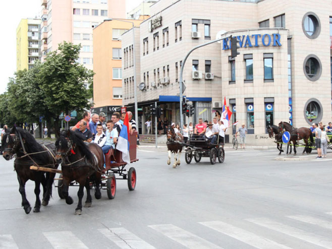 Defile konja u Banja Luci  (Foto:nezavisne.com) - 