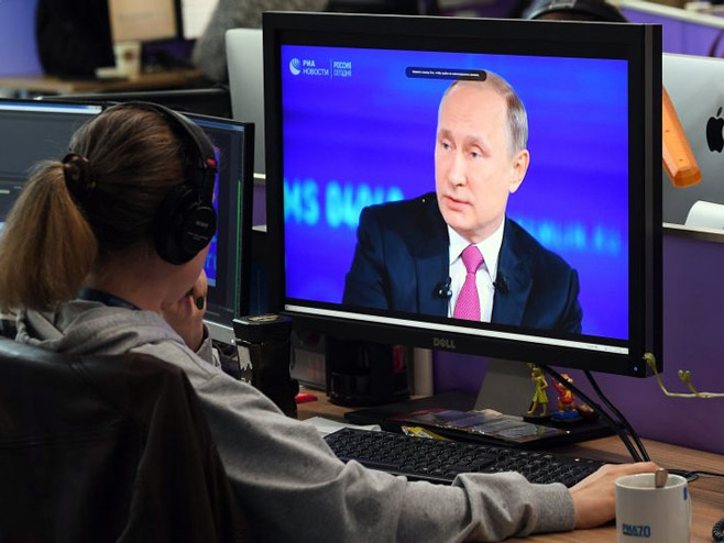 Vladimir Putin (foto: rs.sputniknews.com) - 