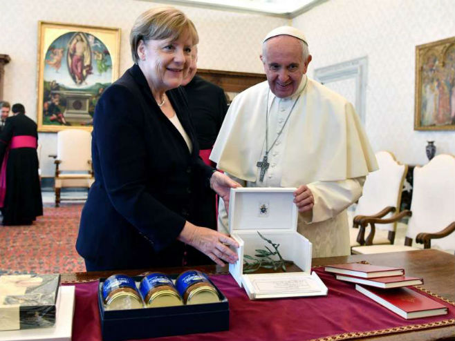 Angela Merkel kod pape Franje (Foto: Ettore Ferrari, AP) - 