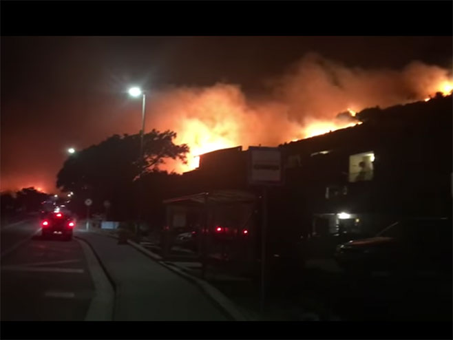 Požar u Tučepima - Hrvatska - Foto: Screenshot/YouTube