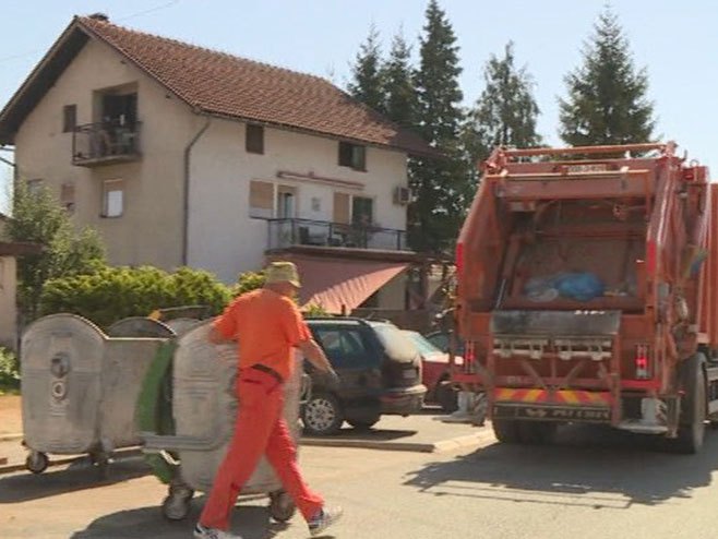 Prijedor - pojačan odvoz smeća - Foto: RTRS