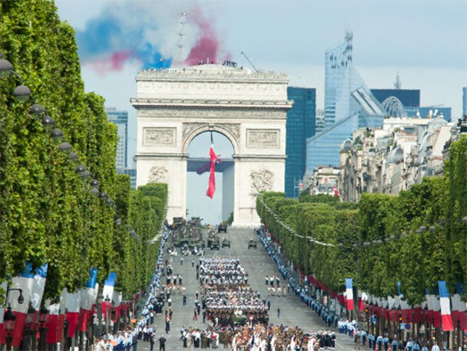 Vojna parada u Francuskoj (Foto: parisinfo.com / DR) - 