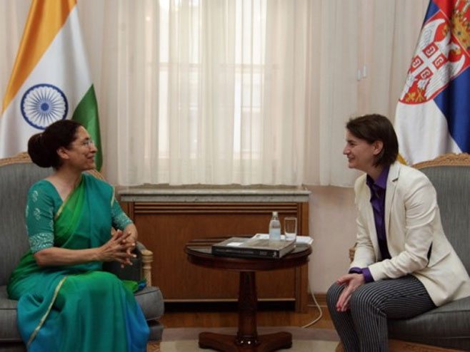 Ana Brnabić sa ambasadorkom Republike Indije Narinder Čauhan - Foto: TANЈUG