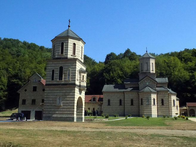 Služba u manastiru Osovica; Prisustvuje Dodik