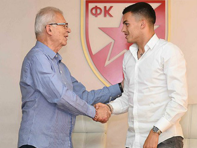 Nemanja Radonjić potpisao za Zvezdu (Foto: crvenazvezdafk.com) - 