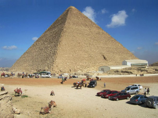 Velika (Keopsova) piramida u Gizi (Foto: ancient.eu) - 