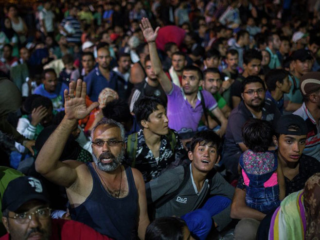 Migranti (Foto:AP / Santi Palacios) - 