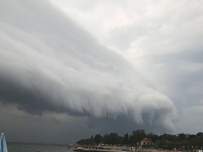 Olujno nevrijeme zahvatilo Istru (foto: čitatelj 24 sata) - 