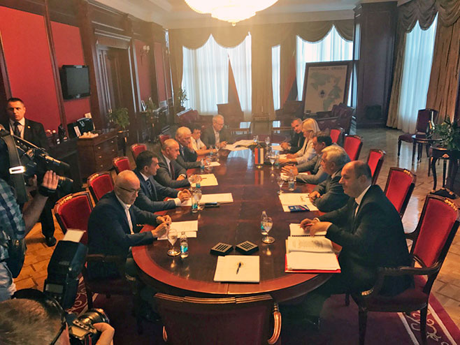 Sastanak predstavnika vladajuće koalicije SNSD-DNS-SP (Arhiv) - Foto: RTRS