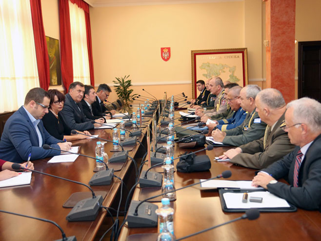 Predsjednik Republike Srpske razgovarao sa vojnim atašeima iz devet država diplomatskih predstavništava (Foto: predsjednikrs.net) - 