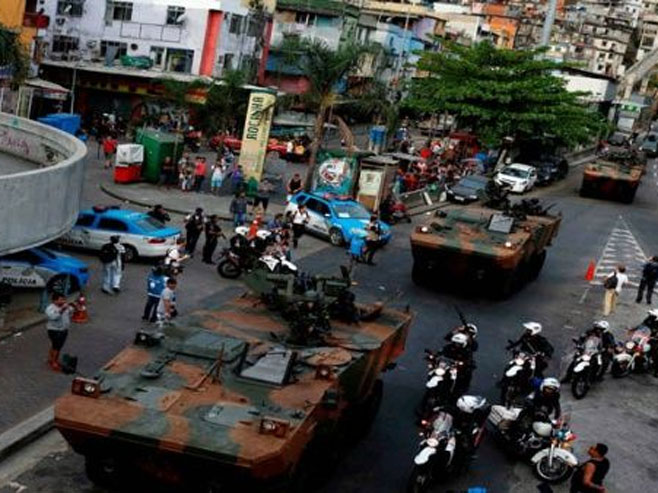 Vojska na ulicama Rija (foto: www.telesurtv.net) - 
