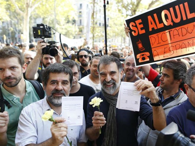 Katalonija-Počela raspodjela glasačkih listića za referendum (foto: EFE) - 