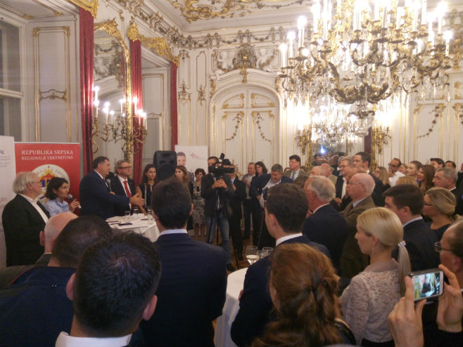 Dodik u Beču održao predavanje na temu "Pozicija Rusije u jugoistočnoj Evropi" - Foto: RTRS
