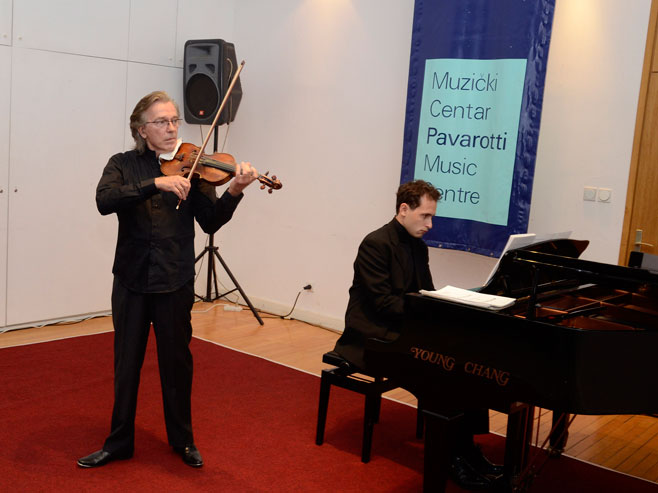 U Mostaru nastupio proslavljeni violinista Јovan Kolundžija - Foto: SRNA