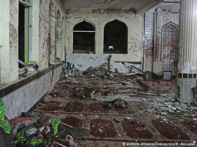 Eksplozija bombe u šiitskoj džamiji u Kabulu (foto: www.dw.com) - 
