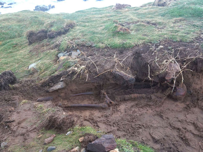 Irska: Uragan otkrio misteriozni kostur - Foto: Facebook