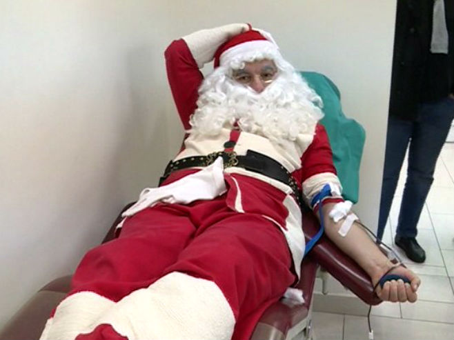 Trebinje: Djed Mraz darovao krv - Foto: RTRS