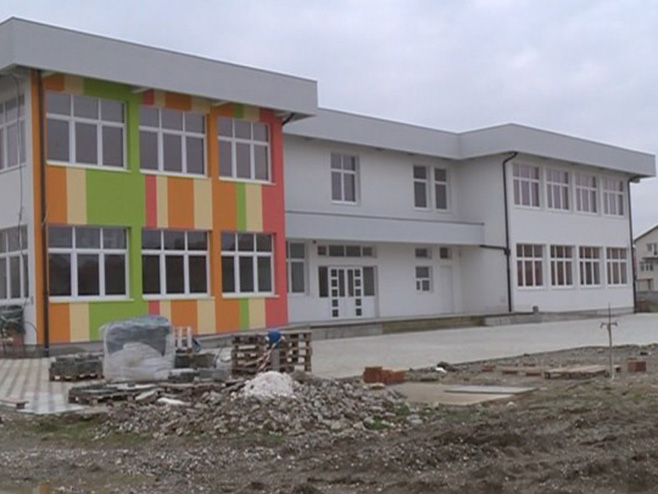 Ledinci- gradi se osnovna škola - Foto: RTRS
