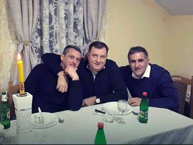 Radonjić i Dodik na slavi kod Bajića (Foto: RAS Srbija) - 