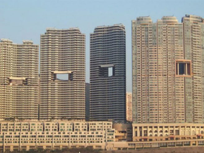 Zašto neboderi u Hong Kongu imaju rupe u sredini - Foto: Screenshot/YouTube