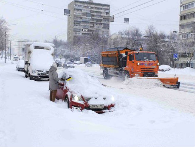 Snijeg okovao Moskvu - Foto: AP