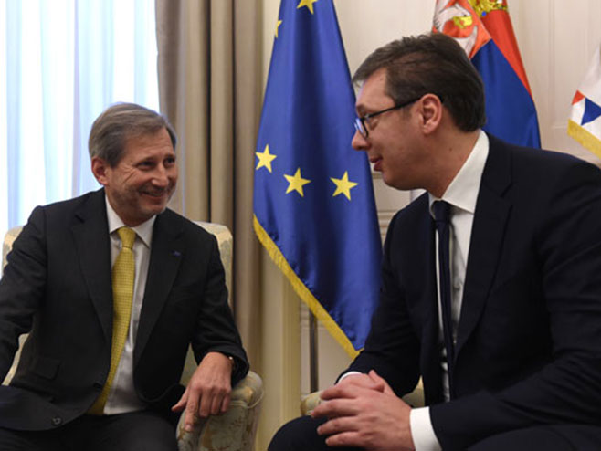 Aleksandar Vučić i Јohanes Han (foto: Tanjug) - 