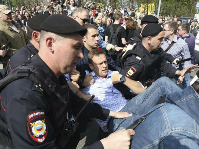 Navaljni uhapšen na protestu u Moskvi - Foto: AP
