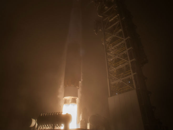 NASA lansirala raketu "Insajt" na Mars (Foto: NASA/Bill Ingalls) - 