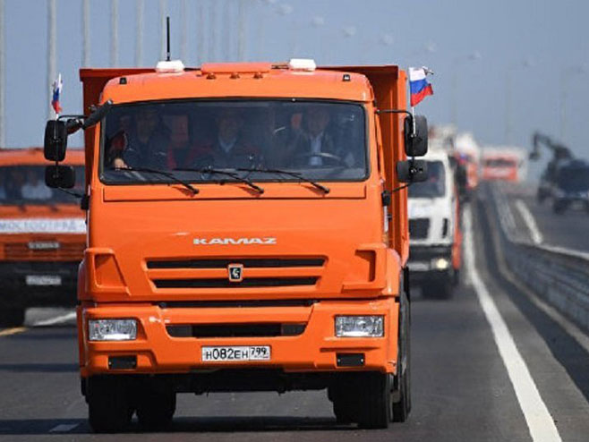 Otvoren Krimski most: Putin za volanom kamiona (Foto: rs-lat.sputniknews.com) - 