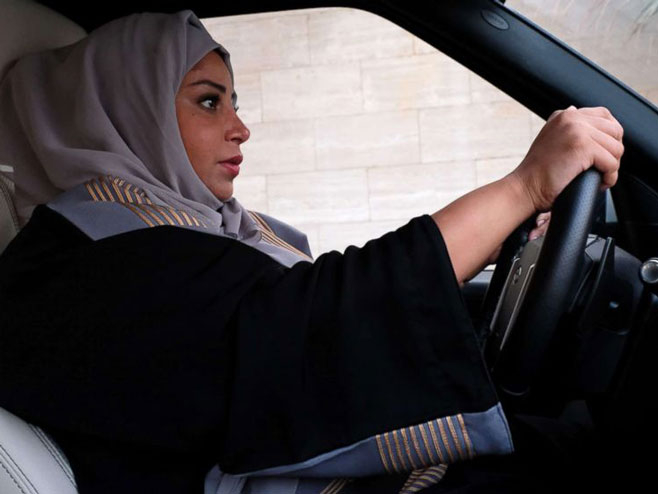 Saudijska Arabija: Žena u autu   (Foto:abcnews.go.com) - 