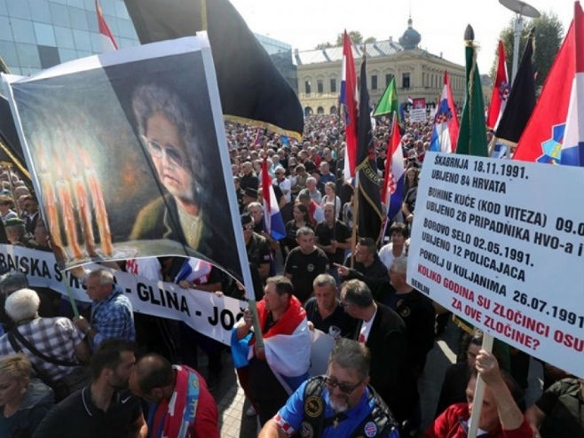 Protesti u Vukovaru - Foto: dnevni avaz