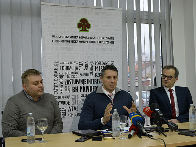 Mostar - Vuković, Hadžialić i Lovrić - konferencija za novinare - Foto: SRNA