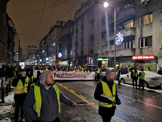 Protestna šetnja (foto: twitter.com/SerbianMonitor) - 