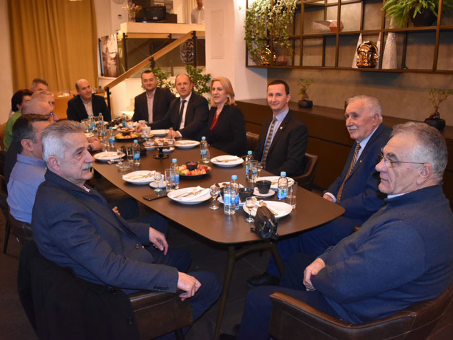 Cvijanovićeva na sastanku sa koalicionim partnerima, Trebinje - Foto: RTRS