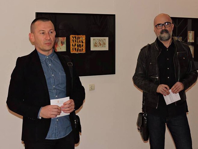 Otvorena izložba "2. Međunarodno bijenale radova na papiru Prijedor 2018" - Foto: SRNA