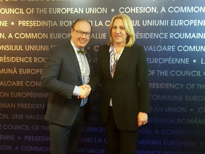 Predsjednica Cvijanović sa predsjednikom Skupštine evropskih regija Magnusom Berntsonom - Foto: RTRS