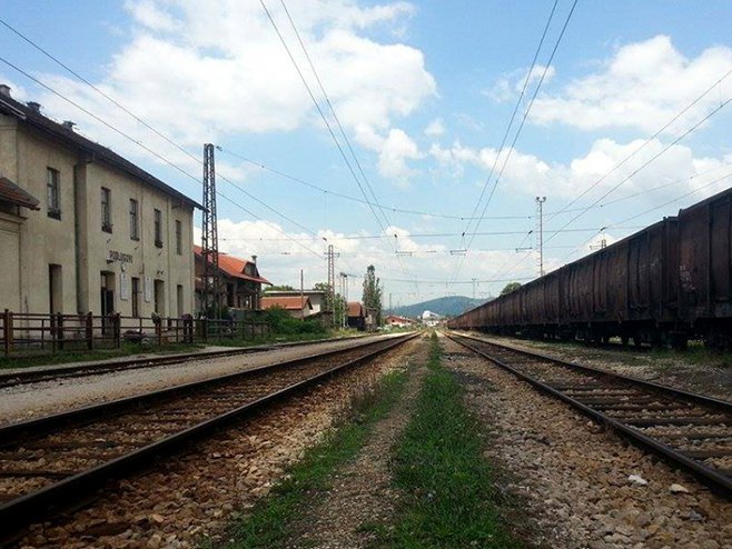 Željeznička stanica Podlugovi - Foto: dnevni avaz