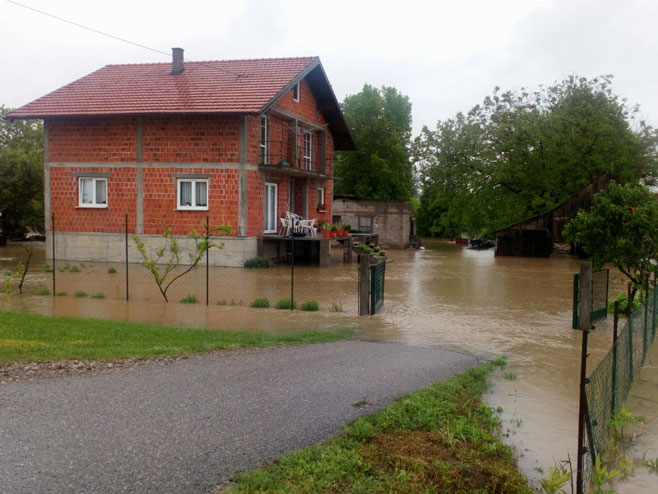 Srbac - poplave - Foto: RTRS