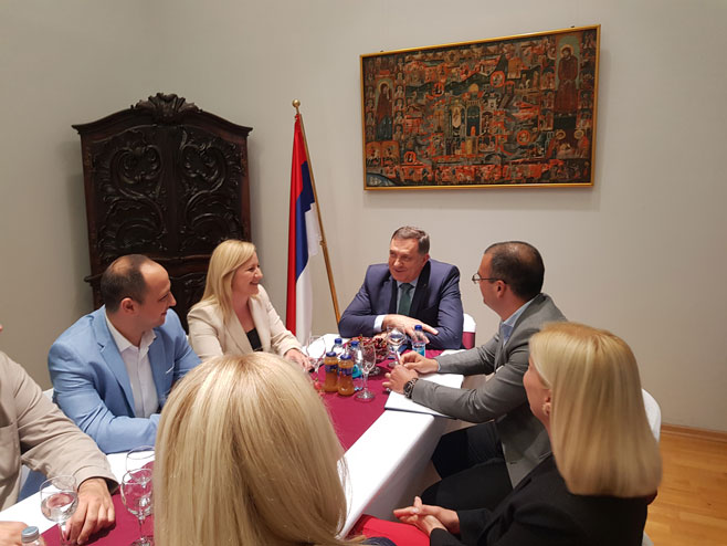Mostar- Dodik sa Gradskim odborom SPKD "Prosvjeta" - Foto: SRNA