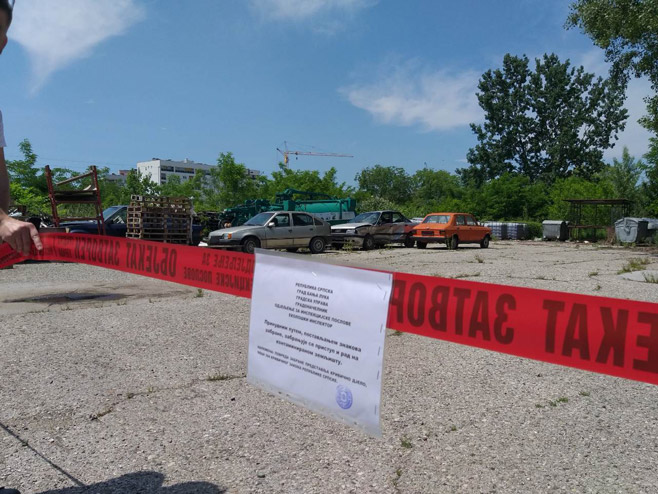 Nezakonito odlaganje otpada u krugu „Incela“ (Foto: banjaluka.rs) - 