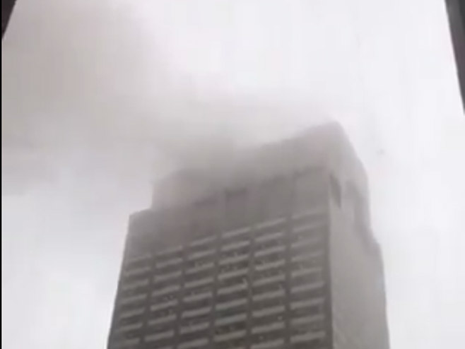 Helikopter udario u zgradu   (Foto:PrtScr/twiter) - 