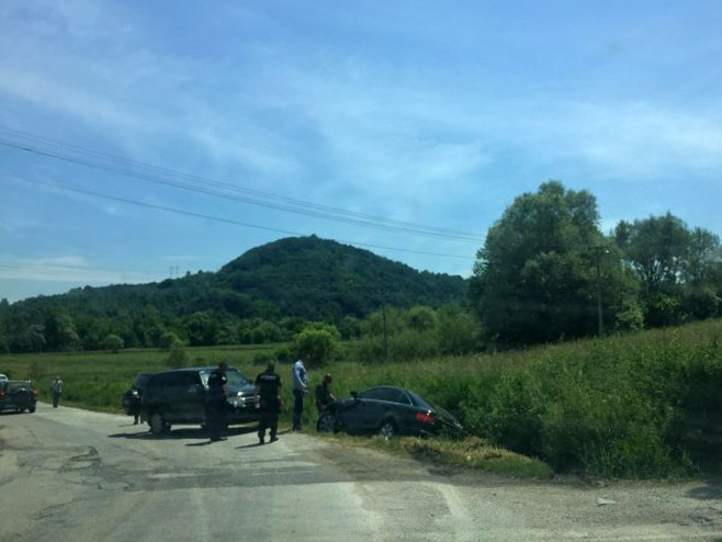 Prevrnulo se vozilo iz Vučićeve kolone (foto: RINA) - 