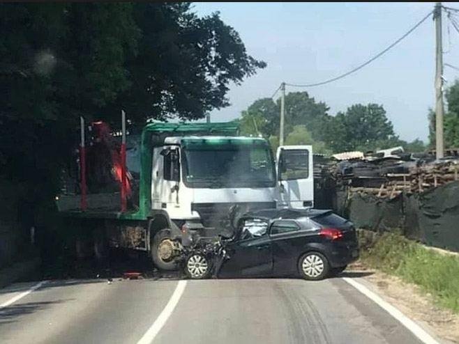 Tuzla: Teška saobraćajna nesreća (Foto:Facebook) - 