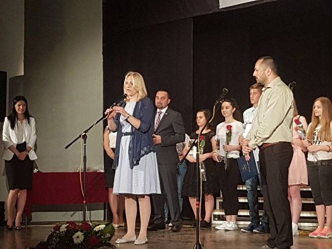 Cvijanovićeva na Svečanoj akademiji u Doboju - Foto: RTRS